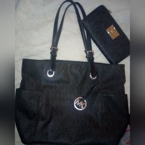 Michael Kors Black Jet Set- Wallet And Tote